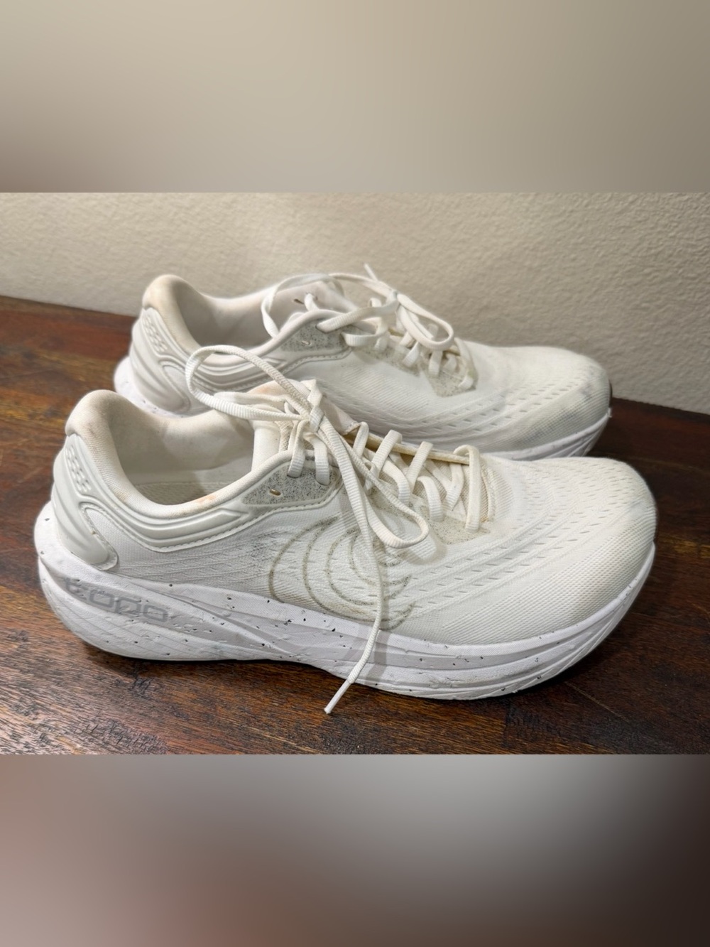 Topo White Athletic  Sneakers women’s size 10